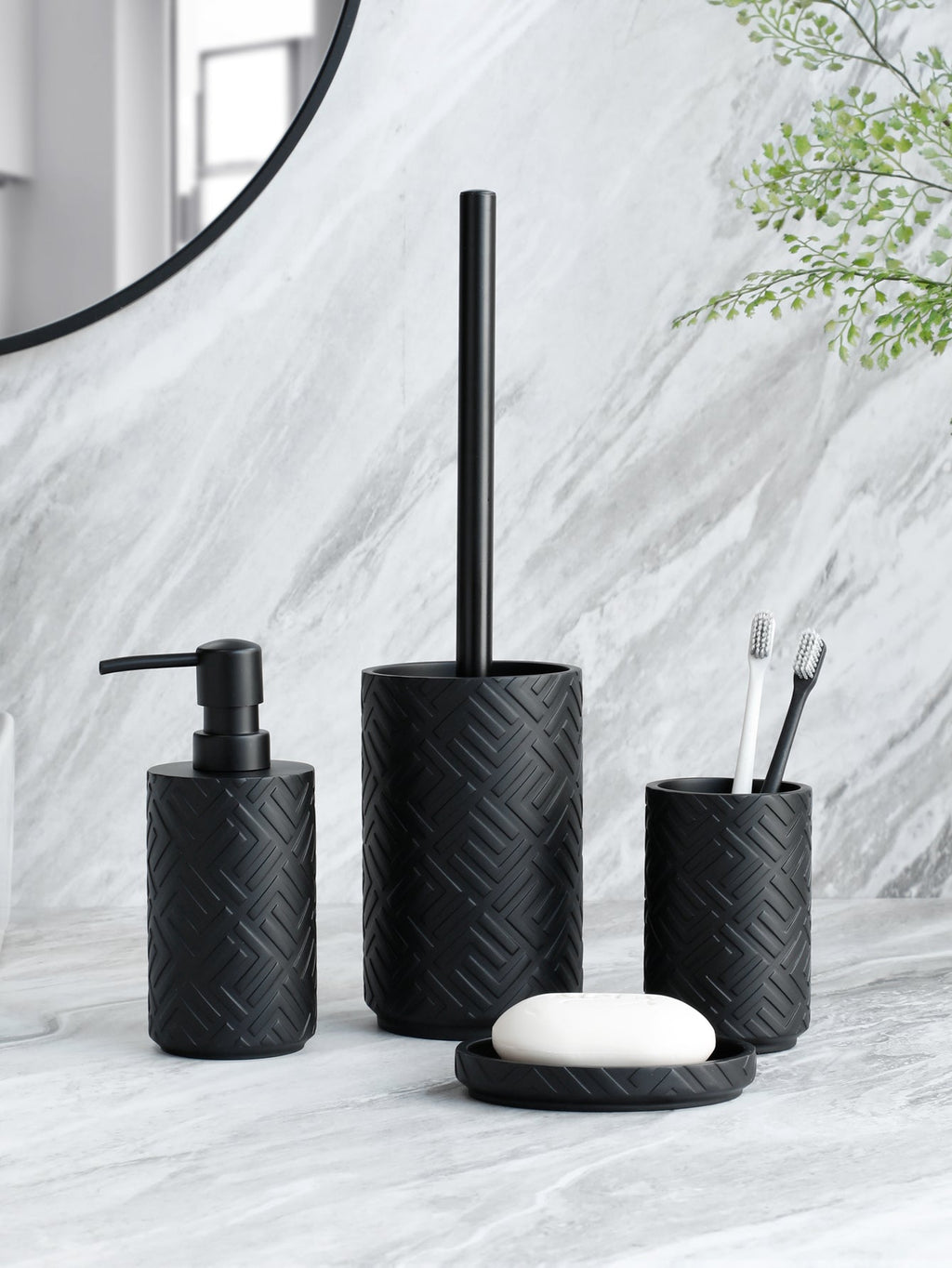 4 Teiliges Badezimmer Zubehörset aus Keramik | Seifenspender Zahnputzbecher Halter und Seifenschale | Bad Accessoires | Novera