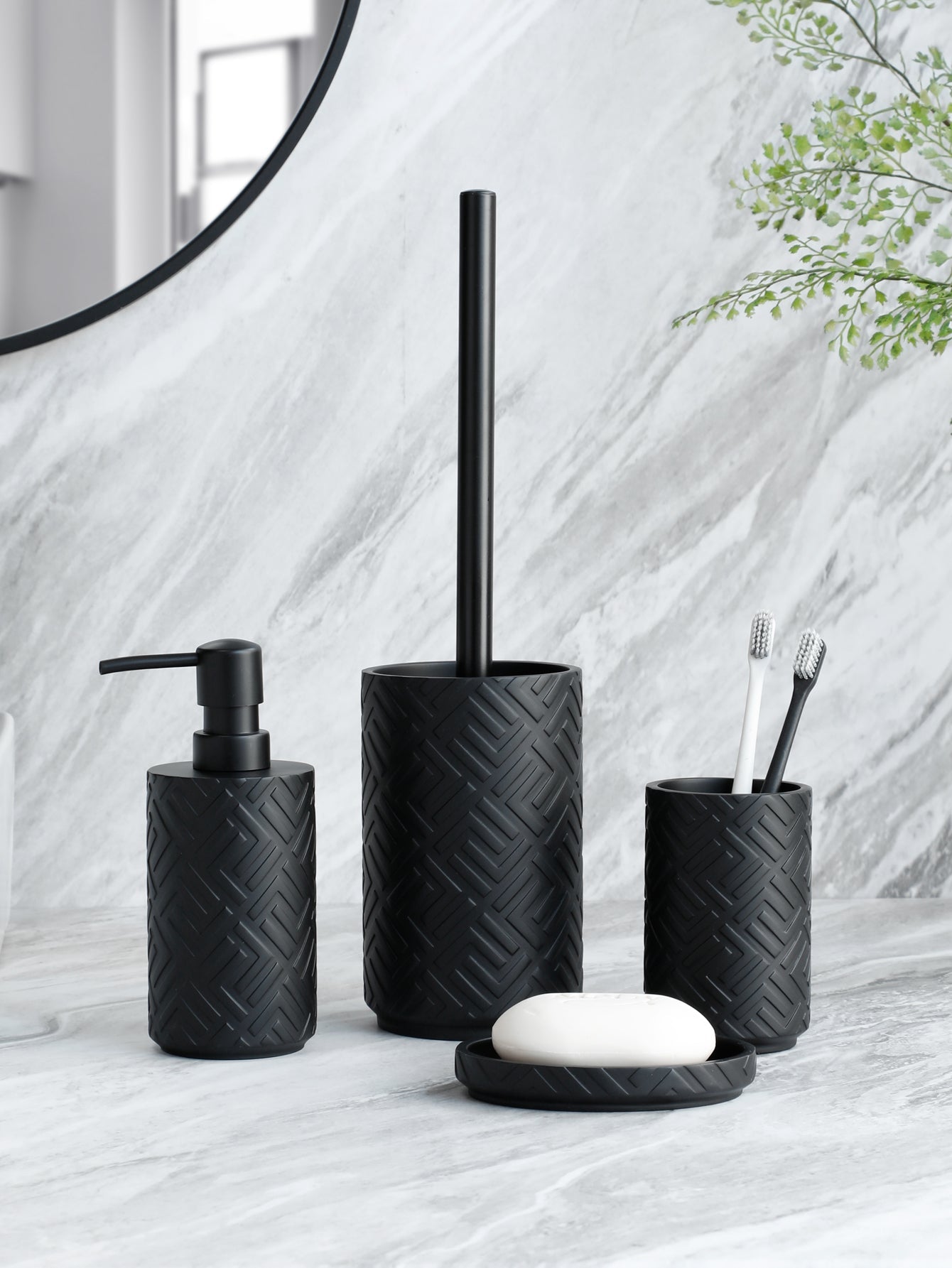 4 Teiliges Badezimmer Zubehörset aus Keramik | Seifenspender Zahnputzbecher Halter und Seifenschale | Bad Accessoires | Novera