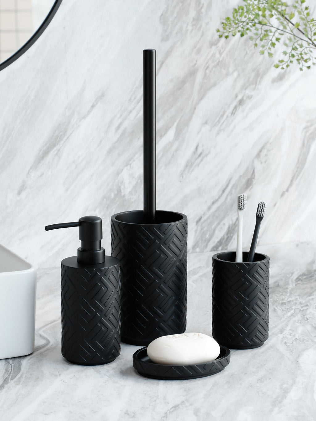 4 Teiliges Badezimmer Zubehörset aus Keramik | Seifenspender Zahnputzbecher Halter und Seifenschale | Bad Accessoires | Novera