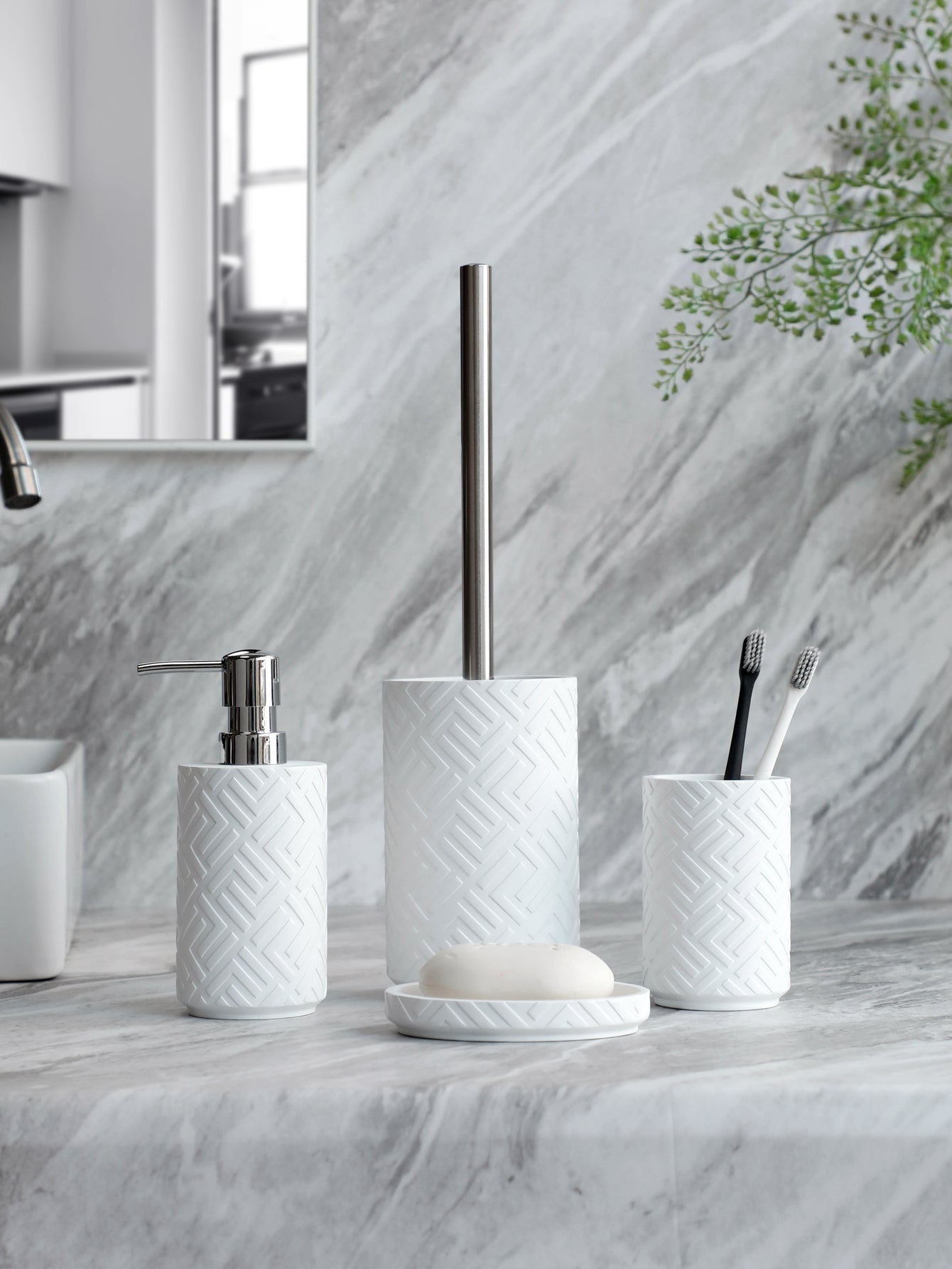 4 Teiliges Badezimmer Zubehörset aus Keramik | Seifenspender Zahnputzbecher Halter und Seifenschale | Bad Accessoires | Novera